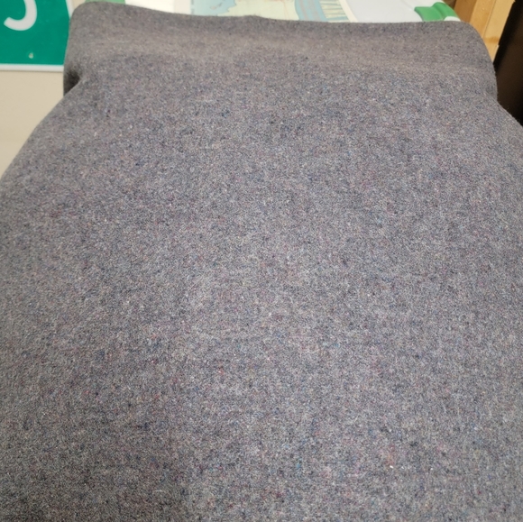 Wool Blend Blankets *LISTED 3 TIMES SO YOU CAN BUNDLE*  !!LIMIT 3!! - Picture 4 of 5